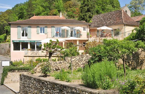 Badefols-sur-Dordogne Hotel | Hotel-Restaurant Cote Rivage