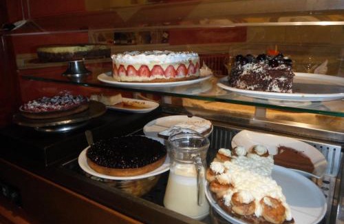 Saint-Just-en-Chevalet Hotel | Hotel Restaurant de la Poste