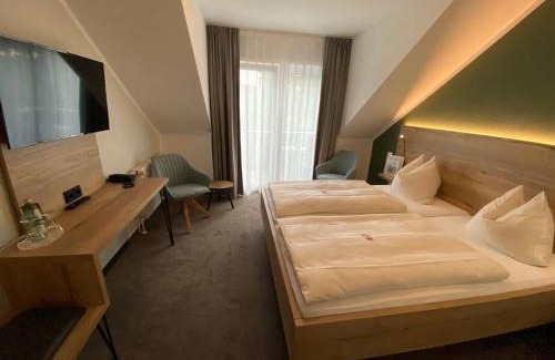 Oedelsheim Hotel | Hotel & Restaurant Kronenhof am Weser-Radweg
