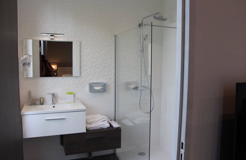 Poissy Hotel | Hotel Restaurant L'Esturgeon
