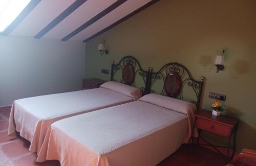 Nava del Rey Hotel | Hotel Restaurante Doña Elvira