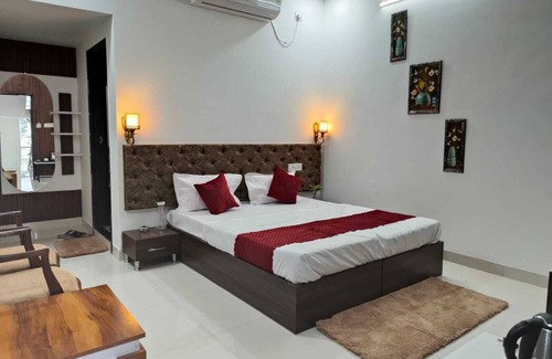 Sojat Hotel | Hotel Rishi Excellency