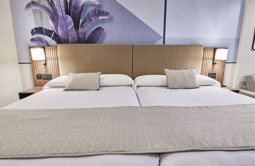 Central New York City Hotel | Hotel Riu Plaza Manhattan Times Square