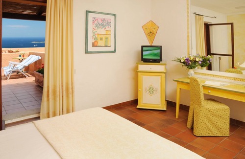 San Pantaleo Hotel | Hotel Rocce Sarde