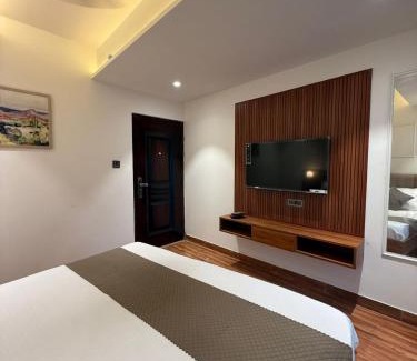Delhi House | Hotel Rock View