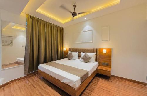 Delhi House | Hotel Rock View