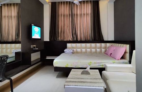Adarsh Nagar Hotel | Hotel Rockland
