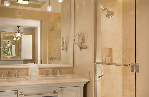Wetmore House | Hotel Room at the Luxurious Eilan Hotel and Spa