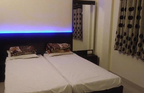 Central Pune Hotel | Hotel Rose Lodge