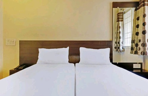 Central Pune Hotel | Hotel Rose Lodge