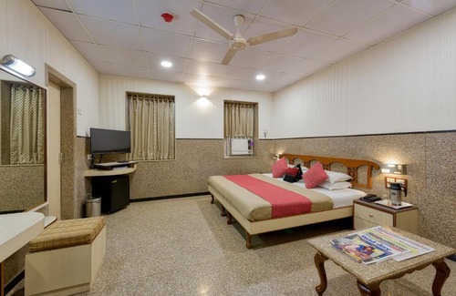 Prabhadevi Hotel | Hotel Royal Castle