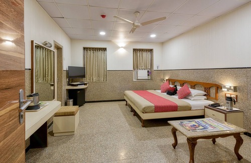 Prabhadevi Hotel | Hotel Royal Castle