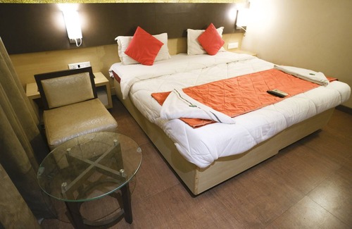 Thane Hotel | Hotel Royal Classic