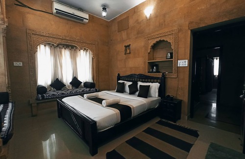 Amar Sagar Pol Hotel | Hotel Royal Haveli