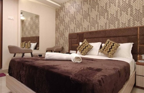 Kandiwali West Hotel | Hotel Royal Inn
