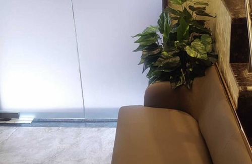 Kandiwali West Hotel | Hotel Royal Inn