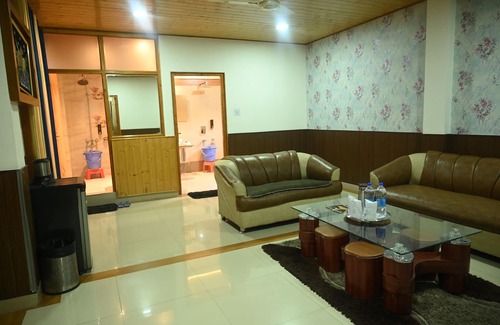 Kasol Hotel | Hotel Royal Palace