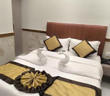 Malad West Hotel | Hotel Royal Palace
