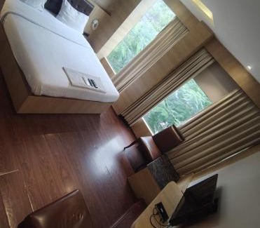 Indiranagar House | Hotel Royal Suite