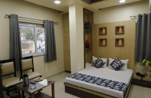 Ajmer Bed & Breakfast | Hotel Royal Suites