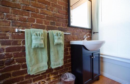 East Village Hotel | Hotel Royal