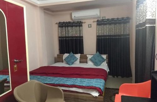 Kolkata Hotel | HOTEL ROYALE r