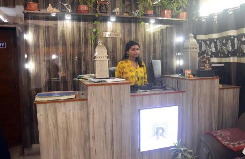 Kolkata Hotel | HOTEL ROYALE r