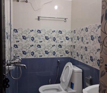 Shivanandi Hotel | Hotel RRR