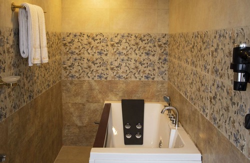 Sinamangal Hotel | Hotel Rudra View & Spa