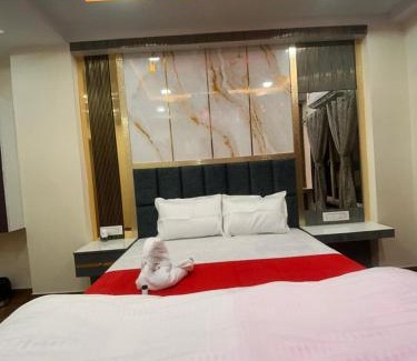 Dumdum Hotel | Hotel Runway