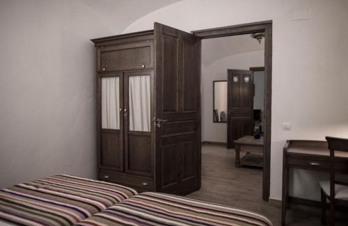 Villanueva del Fresno Hotel | Hotel Rural Las Grullas