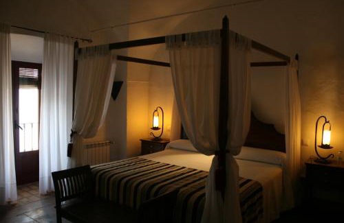 Villanueva del Fresno Hotel | Hotel Rural Las Grullas