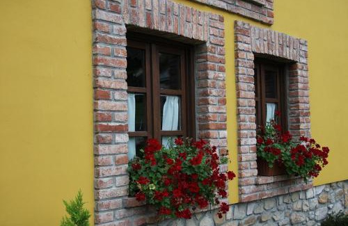 Nueva House | Hotel rural La Llastra