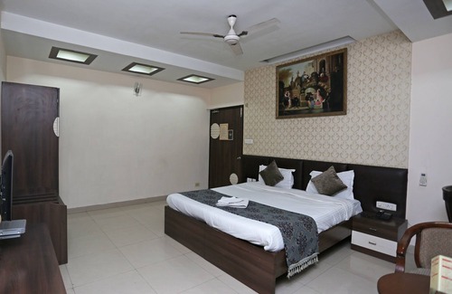 Park Street Hotel | Hotel Rushabh Home