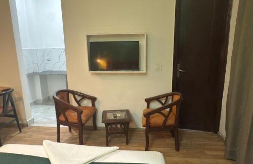 Sector 39 Hotel | Hotel Rustom Residency