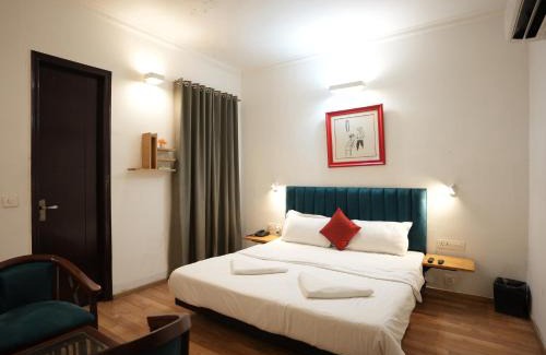 Sector 39 Hotel | Hotel Rustom Residency