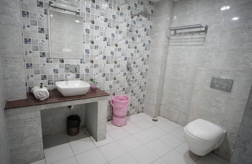 Shivalik Nagar Hotel | HOTEL S R GRAND