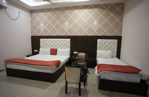 Shivalik Nagar Hotel | HOTEL S R GRAND