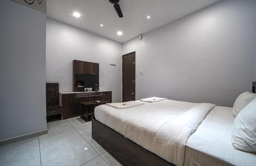 Kolhapur Hotel | Hotel Saheb