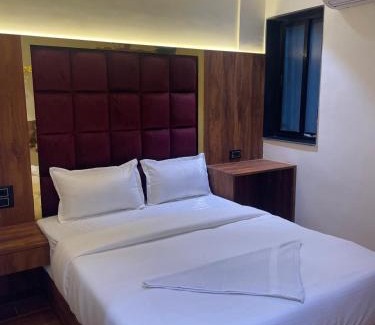 Parel Hotel | Hotel Sai Palace- Near Tata Memorial Hospital