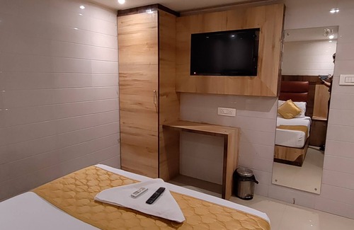 Dadar East Hotel | Hotel Sai Suites Dadar