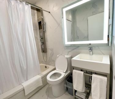 Gay Village Hotel | Hotel Saint-Andre