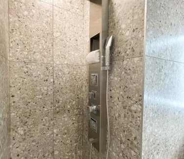 Gay Village Hotel | Hotel Saint-Andre