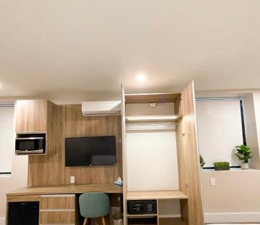 Gay Village Hotel | Hotel Saint-Andre