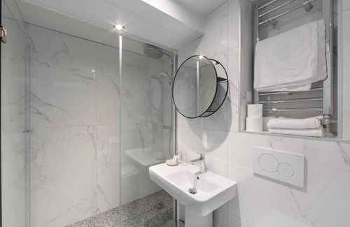 5th Arrondissement Hotel | Hotel Saint Christophe