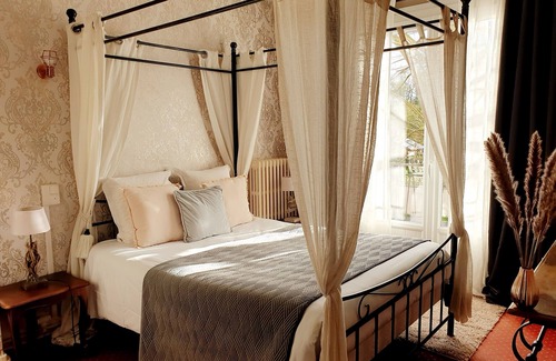 La Ferte-Saint-Cyr Hotel | Hotel Saint Cyr