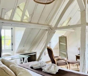 Montfort-l'Amaury Hotel | Hôtel Saint-Laurent, The Originals Relais