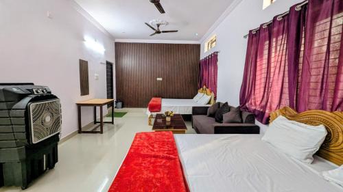 Marhi Hotel | Hotel Sakshi Palace