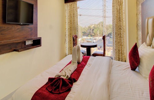 Nilje Gaon Hotel | Hotel Samaira Residency