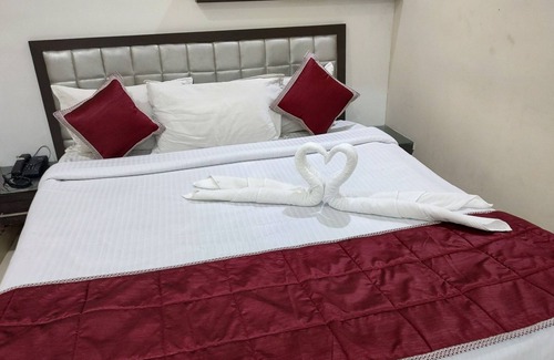 Jhansi Hotel | Hotel Samrat